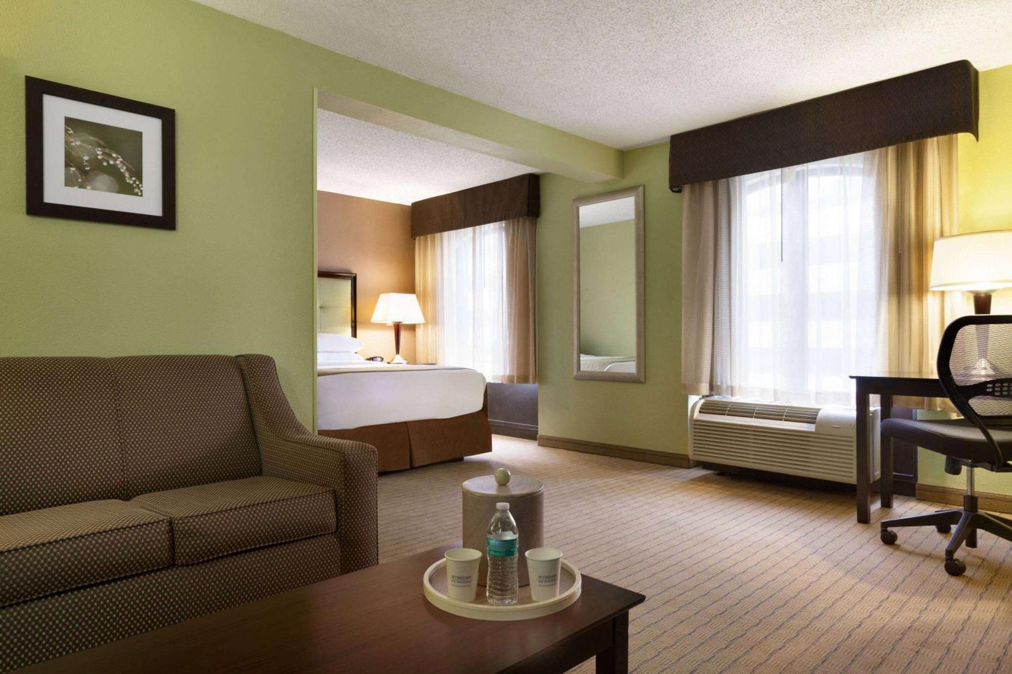 Days Inn By Wyndham Baltimore Inner Harbor Buitenkant foto